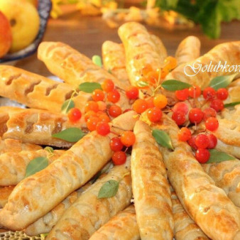 Булочки-трубочки с творогом и повидлом