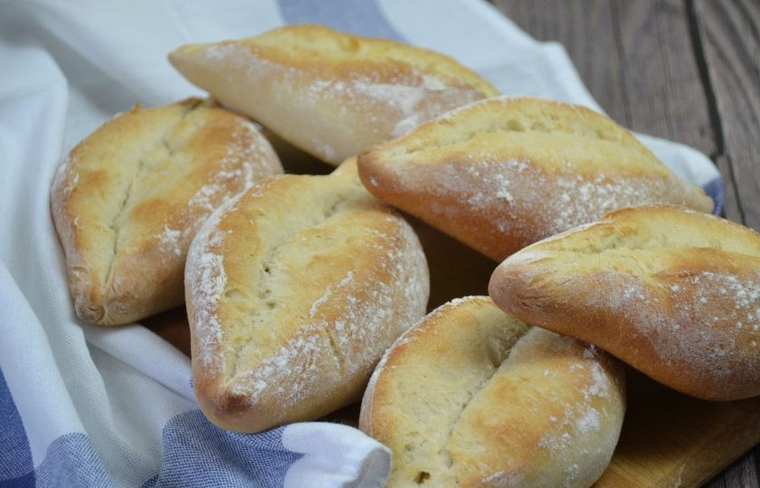 1. Этап. Булочки Римские чириолы: Пока выпекались булочки, по всему дому разносился просто невероятный аромат свежего хлеба. И вот они, долгожданные 