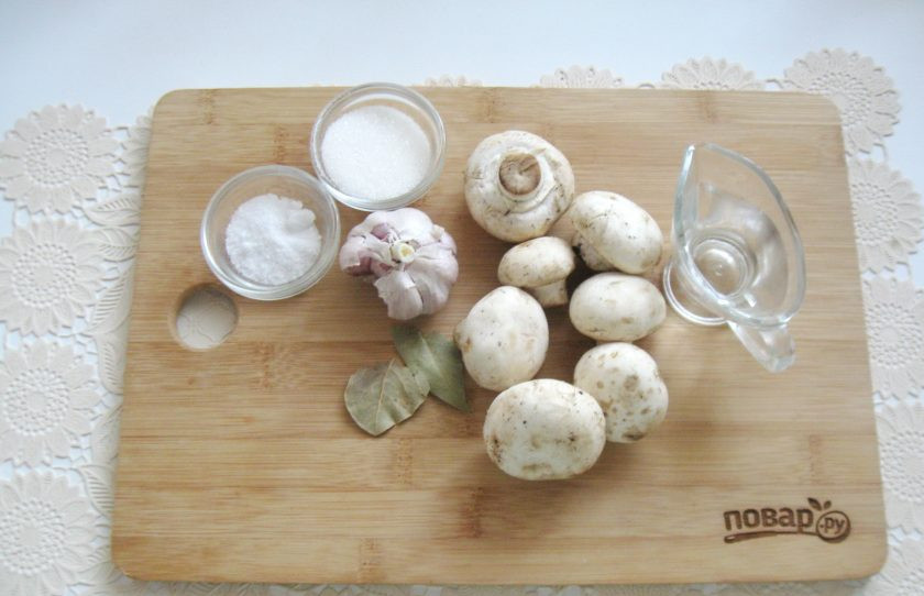 1. Этап. Маринованные шампиньоны на зиму: Подготовьте ингредиенты для приготовления маринованных шампиньонов.