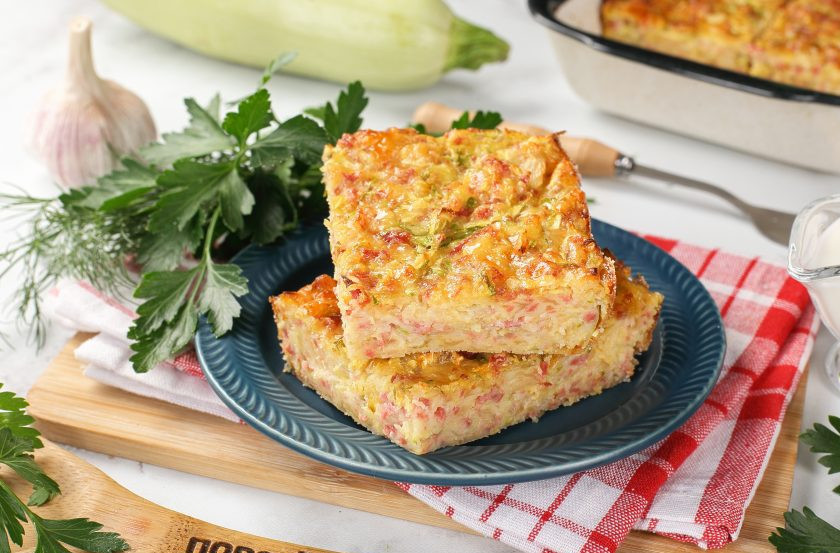 1. Этап. Запеканка из кабачков с копчёной колбасой и сыром: Приятного аппетита!