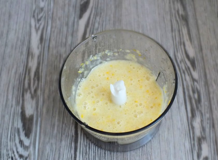 1. Этап. Печенье с лимонной начинкой: Готовая начинка должна быть в виде пышной белой массы. Оставьте при комнатной температуре.