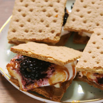 Blackberry White Chocolate S'Mores