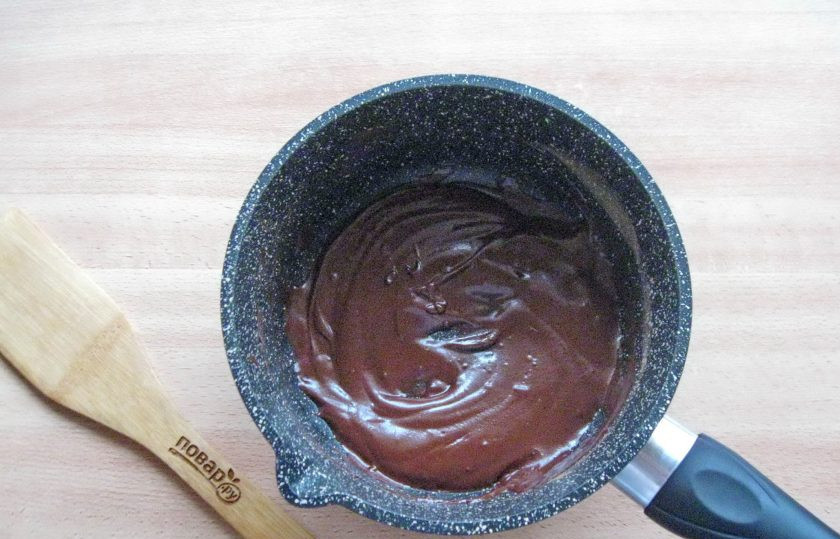 1. Этап. Печенье с зефиром: Поставьте на плиту и доведите до однородной консистенции.