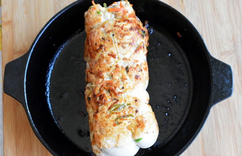 1. Этап. Рулет из индюшки: Обжарьте на оставшемся масле со всех сторон до румяной корочки. Залейте светлым пивом, добавьте соевый соус, убавьте нагрев до минимального и тушите рулет около получаса, поливая временами соусом из сковороды. Можно запекать рулет и в духовке.