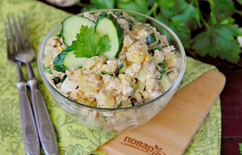1. Этап. Салат из рыбных консервов с огурцом: Готовый салат из рыбных консервов с огурцом можно сразу же подавать к столу. Приятного аппетита!