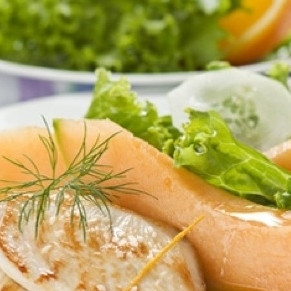 1. Этап. Курица с дыней: Все ингредиенты соединить. Приятного аппетита!