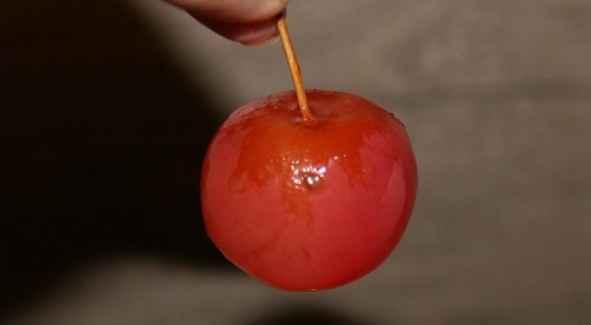 1. Этап. Варенье из ранеток с хвостиками: 8. Достаем 1 штучку и проверяем, они не должны разваливаться.