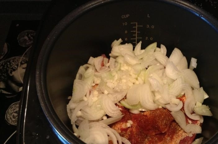 1. Этап. Телячьи ребрышки в мультиварке: 3. Отправить в мультиварку с ребрышками.