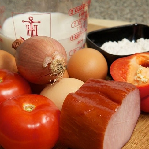 1. Этап. Яичница в духовке: Подготовим все необходимые ингредиенты.