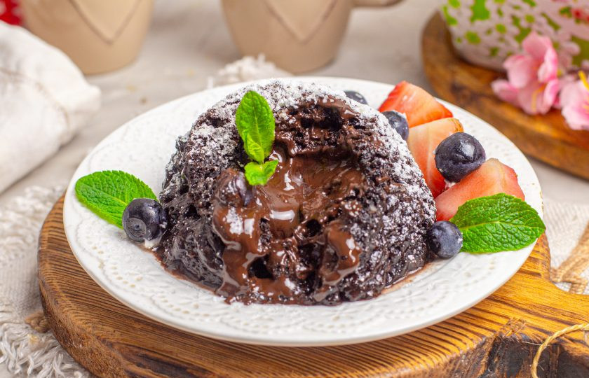 1. Этап. Шоколадный фондан в микроволновке: Приятного аппетита!