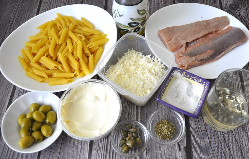 1. Этап. Пенне с лососем: Подготовьте ингредиенты.