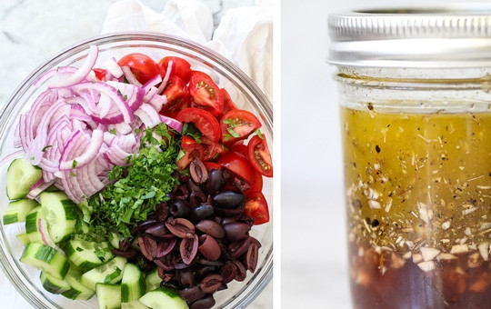 1. Этап. Греческий салат с авокадо: 3. Овощи выложите в салатник. Отдельно приготовьте заправку: соедините оливковое масло и красный винный уксус, добавьте соль, специи, сахар и измельченный чеснок. Все как следует перемешайте.