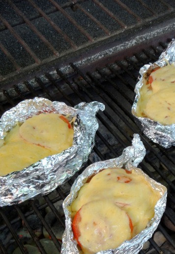 1. Этап. Индейка под шубой на гриле: Я готовила 20 минут. По виду уже было понятно, что все́ готово.