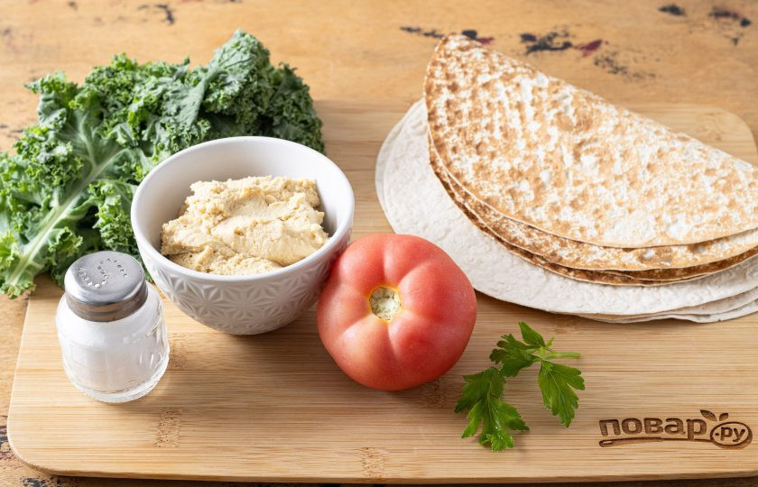 1. Этап. Лаваш с хумусом: Подготовьте все ингредиенты.