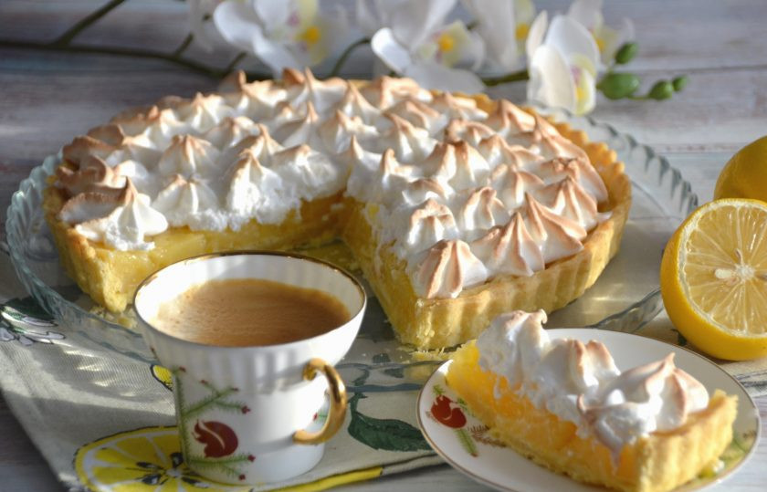 1. Этап. Американский лимонный пирог: Готовый лимонный пирог полностью охладите, аккуратно извлеките из формы. Наслаждайтесь очень вкусным пирогом с приятным освежающим вкусом лимона. Приятного аппетита!