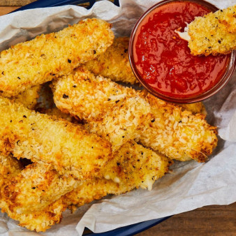 Air Fryer Mozzarella Sticks