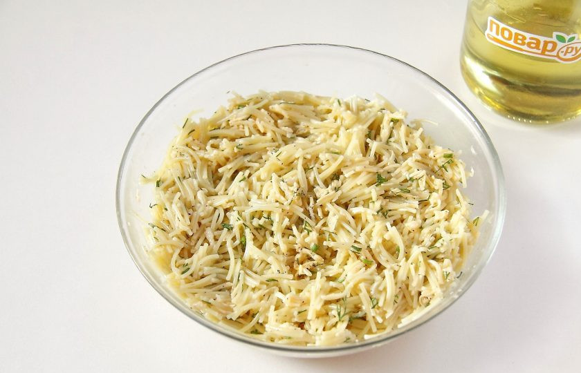 1. Этап. Оладьи из вермишели: Хорошо все перемешайте.