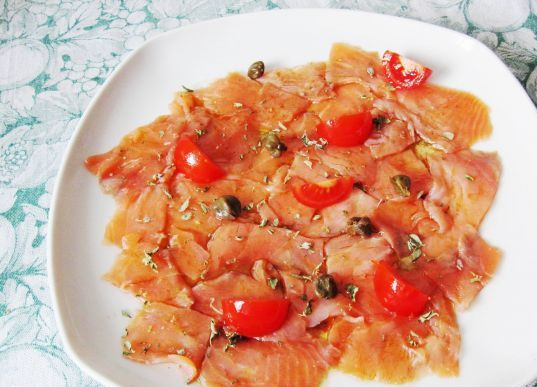 1. Этап. Карпаччо из семги: Через пару минут блюдо пропитается и его можно подавать к столу. Приятного вам аппетита!