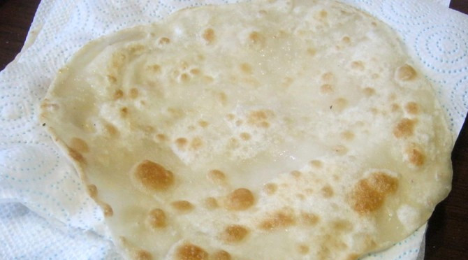 1. Этап. Шельпек: Готовую лепешку выкладываем на бумажную салфетку. То же самое повторяем со всеми оставшимися лепешками. Шельпеки готовы, приятного вам аппетита!