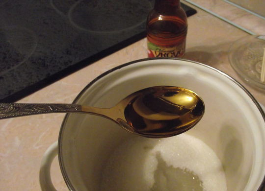 1. Этап. Карамель Петушок: 3. Добавить 6% уксус.