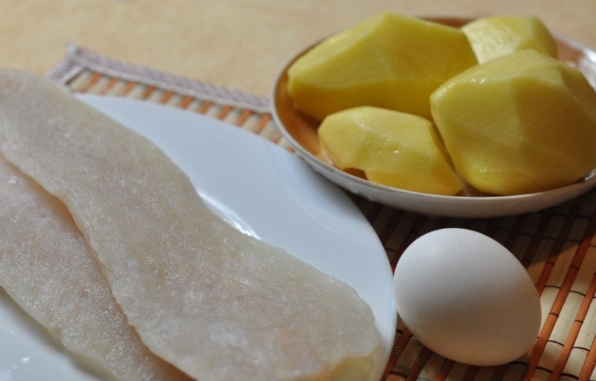 1. Этап. Рыба в картофельной корочке: Для начала подготовьте все необходимые ингредиенты.