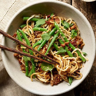 Spicy sausage noodles