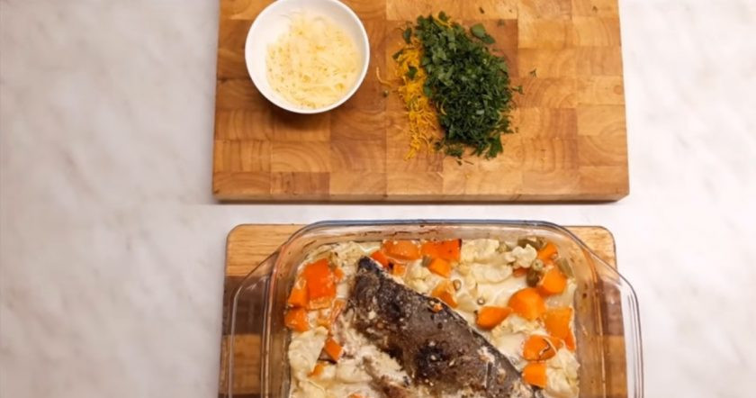 1. Этап. Рыба, запеченная с овощами (гратен): 3. Залейте рыбу и отправьте в разогретую до 200 градусов духовку примерно на 1 час.