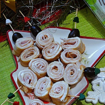 Закусочные блины с ветчиной и сыром