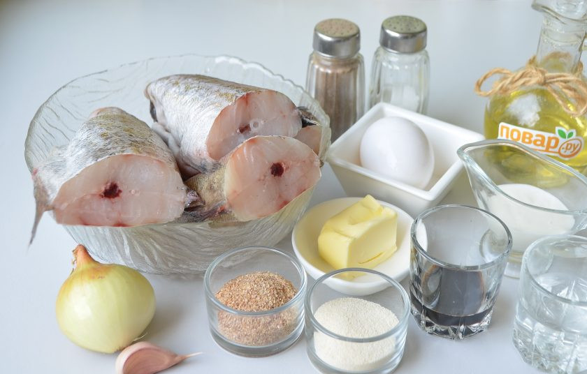 1. Этап. Котлеты из филе минтая Неженки: 1. Подготовьте продукты. Так как я купила не филе, а тушки минтая, то взяла 1 кг. Вес указан в ингредиентах уже чистого филе.