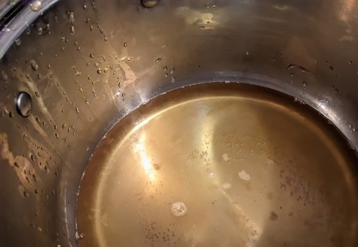 1. Этап. Окунь в ромовом маринаде: Добавьте апельсиновый сок