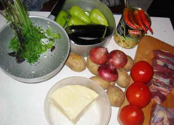 1. Этап. Запеканка Тбилисури в горшочках: Вот они - наши ингредиенты, из которых мы приготовим вкусненькую запеканочку.