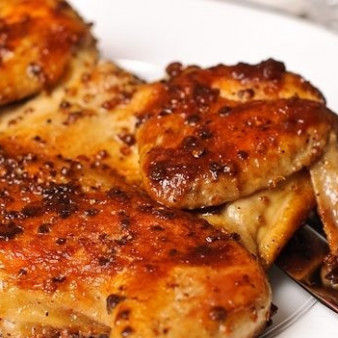 Цыпленок на сковороде