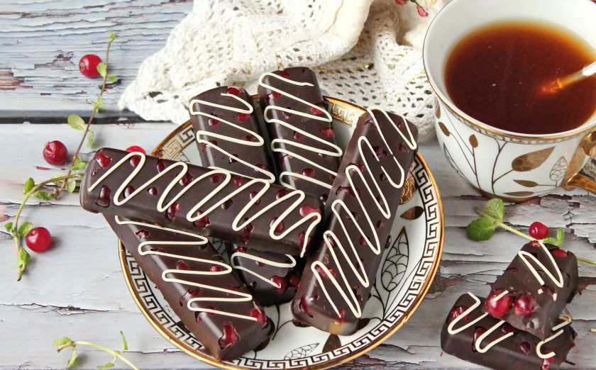 1. Этап. Клюква в шоколаде: Приятного аппетита!