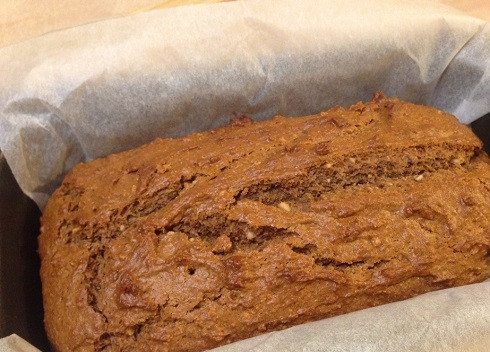 1. Этап. Шоколадный ПП-кекс: Выпекаем в разогретой до 180 градусов духовке минут 40 (до сухой деревянной зубочистки).