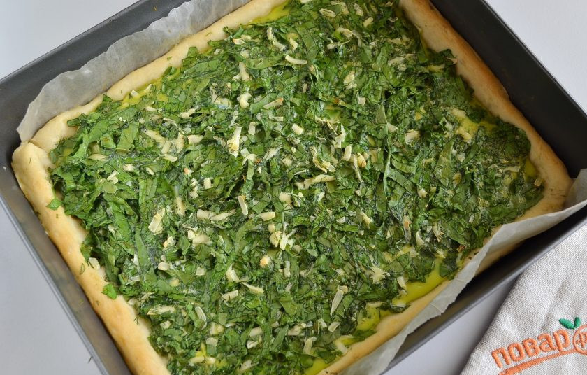 1. Этап. Пирог со шпинатом и укропом: Готовый пирог немного остудите.