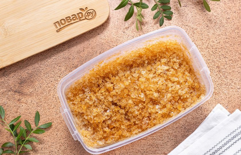 1. Этап. Кофейная гранита: Повторяйте так еще 4-5 раз, пока не получится мелкая ледяная крошка.