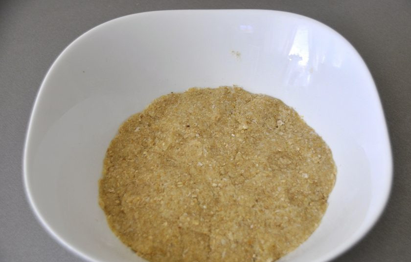 1. Этап. Печенье Анзак: Замесите тесто, оно должно быть сухое.