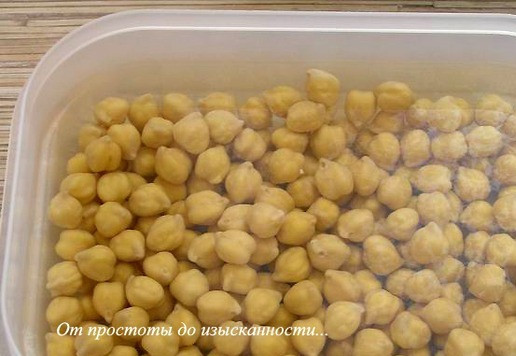 1. Этап. Нут с оливковым маслом и базиликом: Нут замочите на 8 часов.