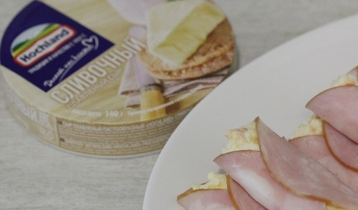 1. Этап. Рулетики с сыром и морковью: До подачи держите их в холодильнике.