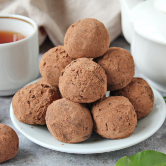 Трюфели из горького и молочного шоколада