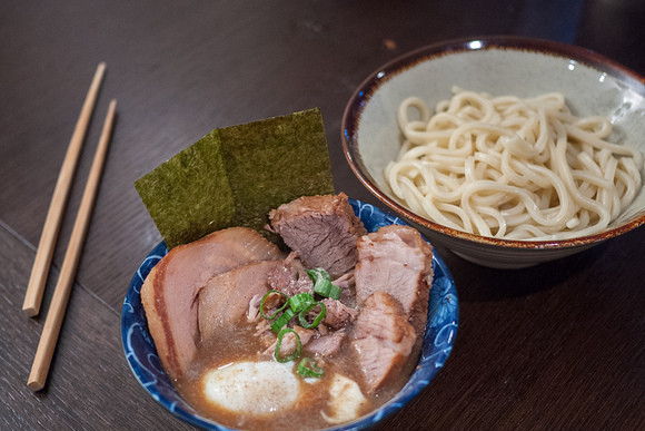 1. Этап. Буженина на сковороде: 6. Бульон, в котором доводилась до готовности буженина, также можно использовать.