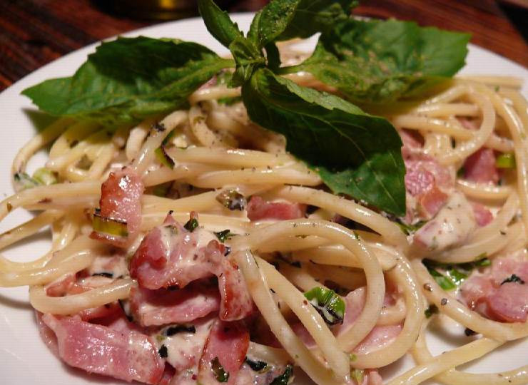 1. Этап. Паста карбонара в мультиварке: 6. Готово! Можно украшать и подавать к столу!