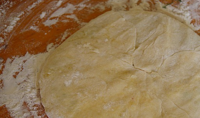 1. Этап. Картофельные лепешки: И снова разминаем в лепешку.