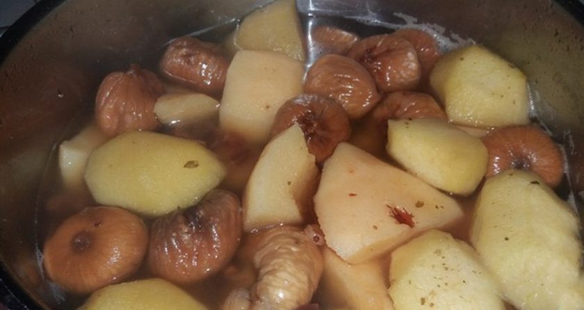 1. Этап. Кусафья: Готовый компот немного остудите.