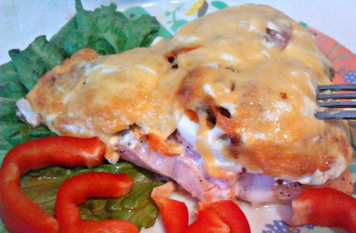 1. Этап. Семга с овощами в фольге: Готовую рыбку подаем со свежими овощами или любым гарниром на ваш вкус. Приятного аппетита!