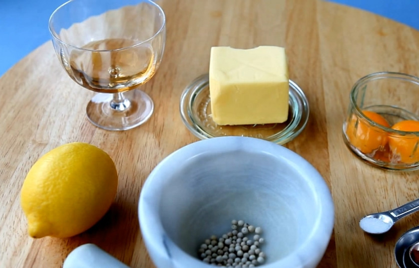 1. Этап. Королевское яйцо: 1. Подготовьте все необходимые ингредиенты.