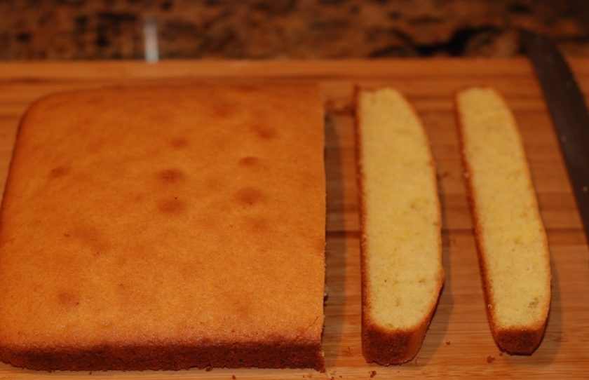 1. Этап. Пирог для детей: 5. Остудите пирог при комнатной температуре и нарежьте перед подачей.