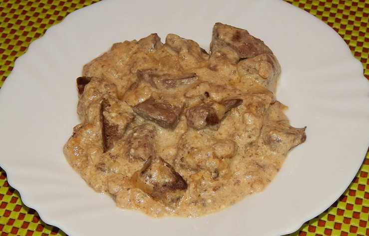 1. Этап. Печень со сметаной: Приятного аппетита!