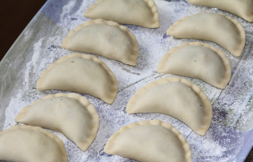 1. Этап. Вареники с квашеной капустой: Теперь нам остается только сварить вареники или же заморозить их в морозильной камере.