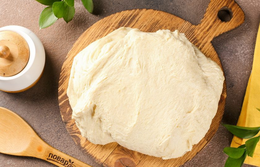 1. Этап. Пышные жареные пирожки на кефире с дрожжами: Начинаем формовку пирожков.